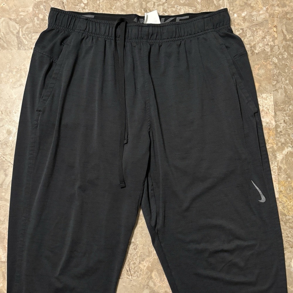 Nike Yoga Sweatpants Mens Large Grey Dri-FIT Joggers Stretch 28" CZ2208